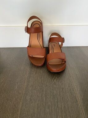 Aetrex Brown Leather Two-Strap Women’s Sandals with Ankle Buckle